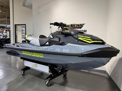 2025 Sea-Doo RXT-X 325 Ice Metal / Manta Green - Photo 2