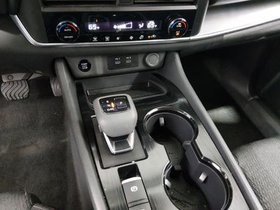 2024 Nissan Rogue — photo 13 view