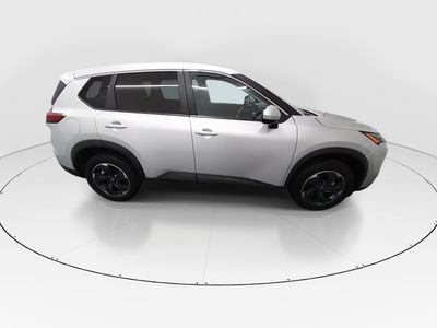 2024 Nissan Rogue — photo 8 view