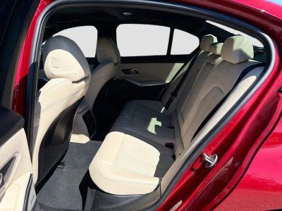 2025 BMW 3 Series — photo 22 view
