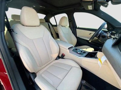 2025 BMW 3 Series — photo 16 view