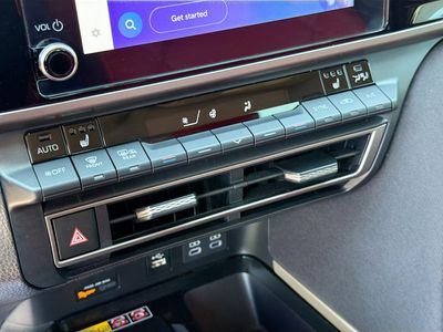 2025 Toyota Camry — photo 32 view