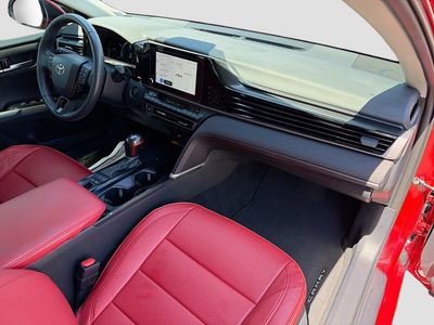 2025 Toyota Camry — photo 13 view