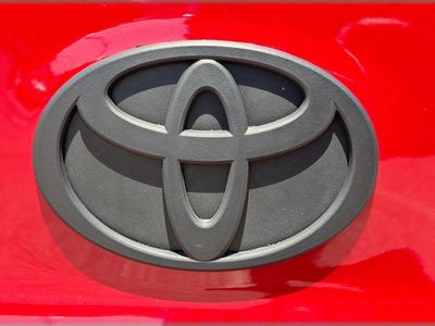 2025 Toyota Camry — photo 11 view