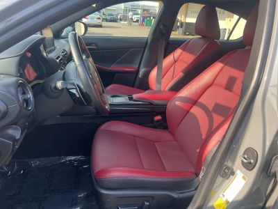 2024 Lexus IS — photo 9 view