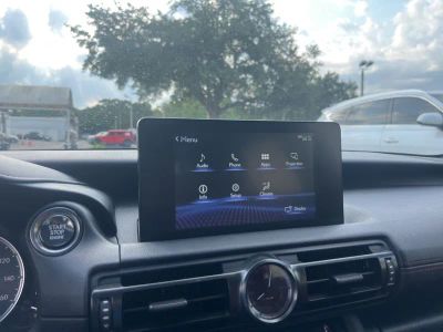 2024 Lexus IS — photo 17 view