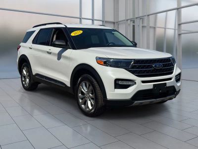 2023 Ford Explorer — side profile view
