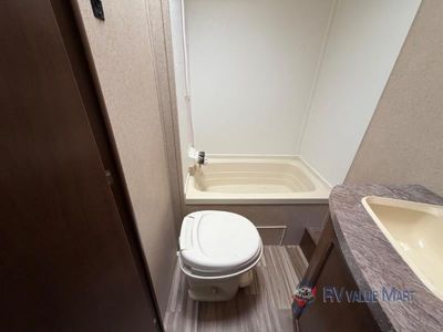 2016 Shasta RVs Oasis - Photo 22