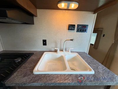 2016 Shasta RVs Oasis - Photo 16