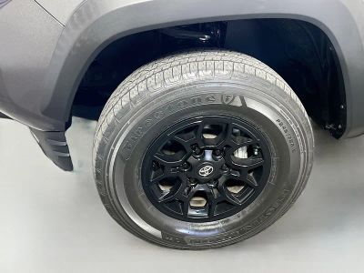 2023 Toyota Tacoma — photo 11 view