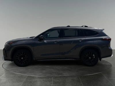 2025 Toyota Highlander — detail view