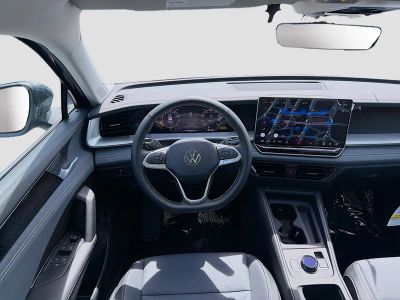 2026 Volkswagen Tiguan — photo 17 view