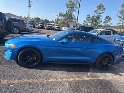 2020 Ford Mustang - Photo 6