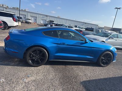 2020 Ford Mustang - Photo 7