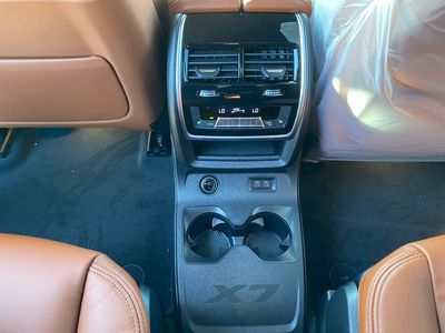 2026 BMW X7 - Photo 7