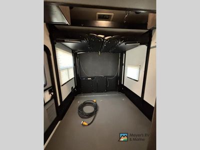 2020 Dutchmen Voltage — photo 56 view