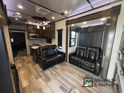 2020 Dutchmen Voltage — photo 12 view