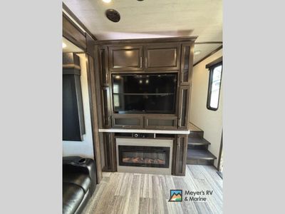 2020 Dutchmen Voltage — photo 30 view
