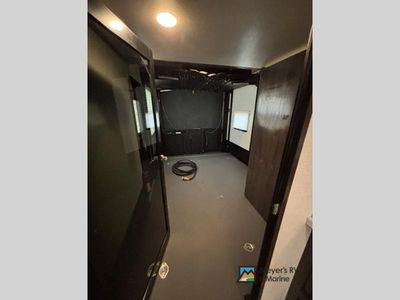 2020 Dutchmen Voltage — photo 49 view