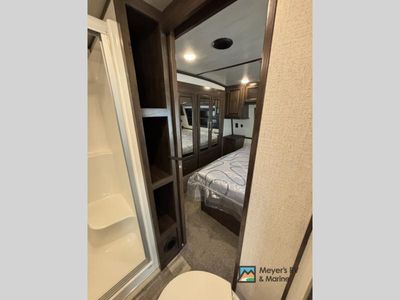 2020 Dutchmen Voltage — photo 26 view
