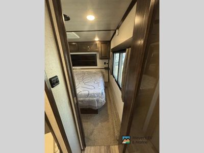 2020 Dutchmen Voltage — photo 14 view