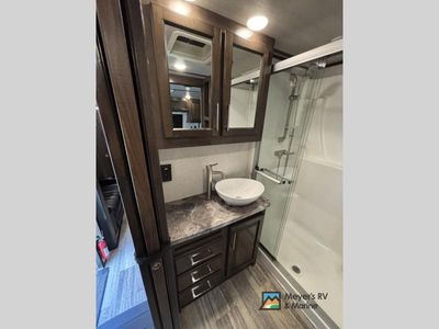 2020 Dutchmen Voltage — photo 19 view