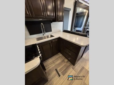2020 Dutchmen Voltage — photo 38 view