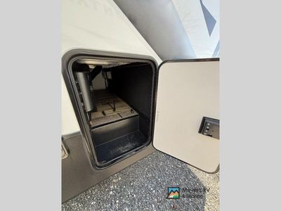 2020 Dutchmen Voltage — photo 9 view