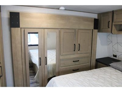 2022 Keystone Raptor - Photo 13