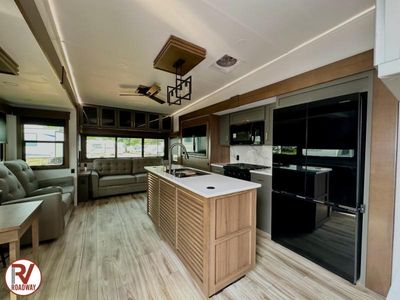 2026 Montana High Country 290RL - Photo 13
