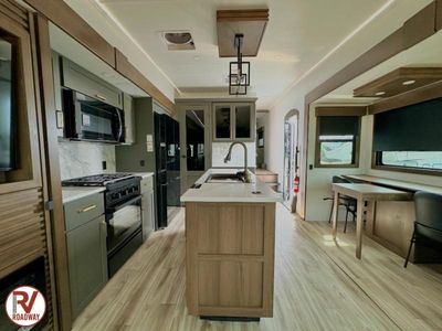 2026 Montana High Country 290RL - Photo 18