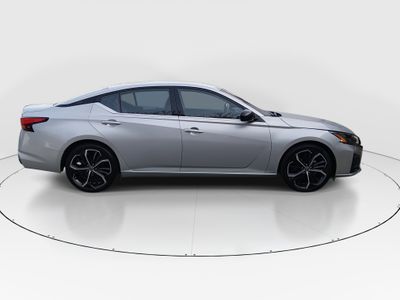 2024 Nissan Altima — photo 8 view
