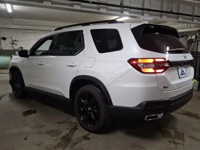 2025 Honda Pilot — interior view