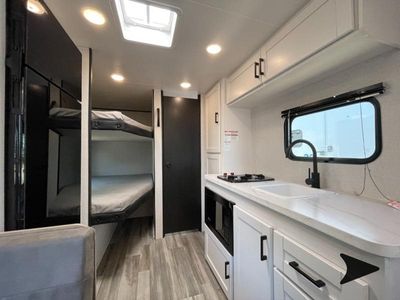 2026 Jayco Jay Flight SLX - Photo 8