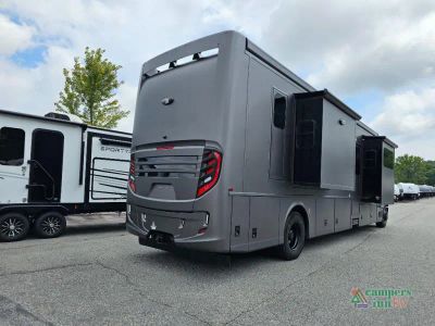 2026 Newmar Super Star — interior view