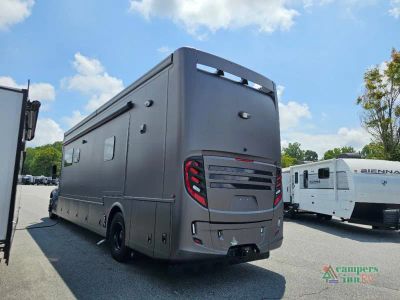 2026 Newmar Super Star — photo 8 view