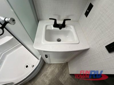 2024 Palomino SolAire - Photo 34