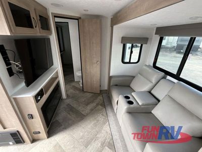 2024 Palomino SolAire - Photo 27