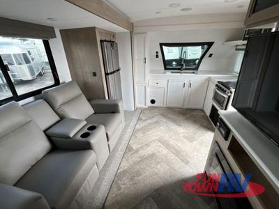 2024 Palomino SolAire - Photo 19
