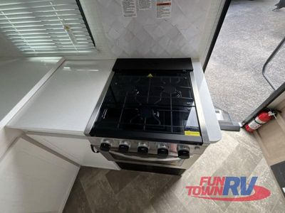 2024 Palomino SolAire - Photo 22