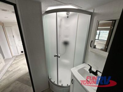 2024 Palomino SolAire - Photo 36