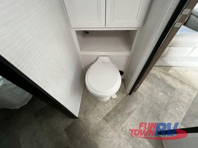 2024 Palomino SolAire - Photo 35