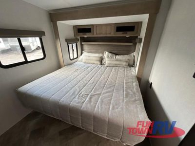 2024 Palomino SolAire - Photo 38