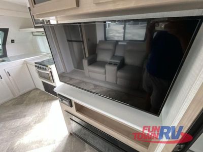 2024 Palomino SolAire - Photo 30