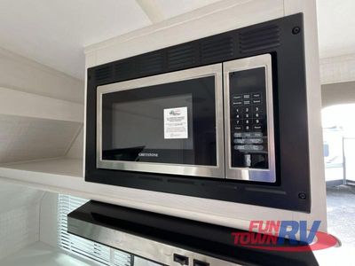 2024 Palomino SolAire - Photo 23