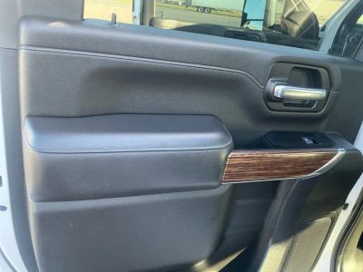 2022 Chevrolet Silverado 2500HD — photo 16 view
