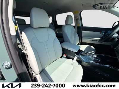 2026 Kia Sorento Hybrid — photo 13 view