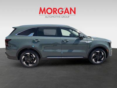 2026 Kia Sorento Hybrid — engine compartment view