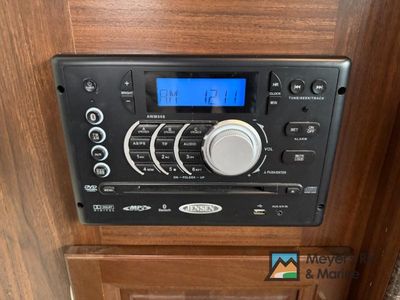 2015 Keystone RV MONTANA MOUNTAINEER - Photo 12