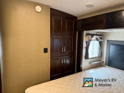 2015 Keystone RV MONTANA MOUNTAINEER - Photo 20